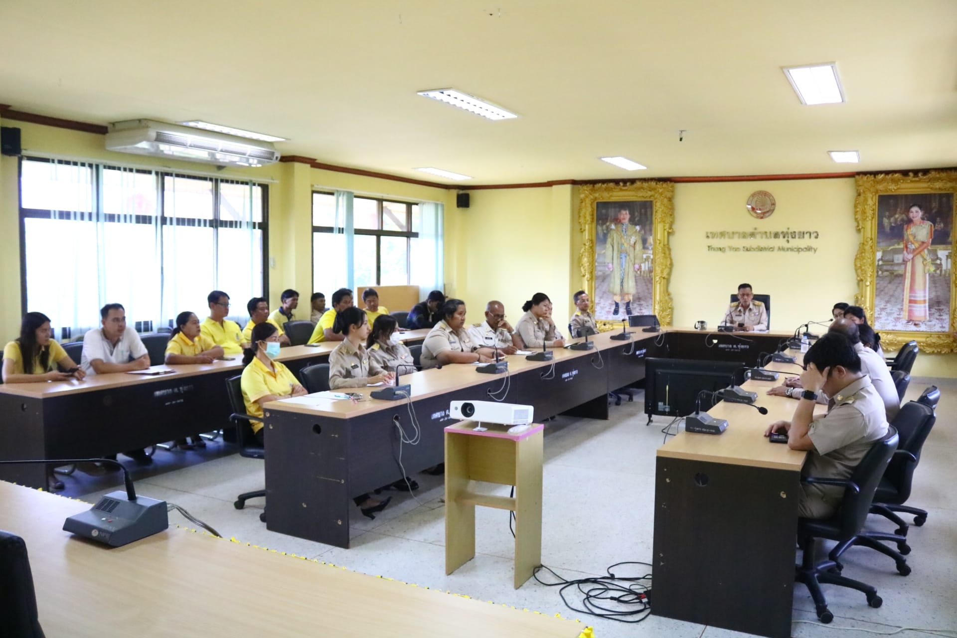 ประชุมพนักงานเทศบาล ลูกจ้างประจำ และพนักงานจ้างเทศบาล ประจำเดือน กันยายน 2567